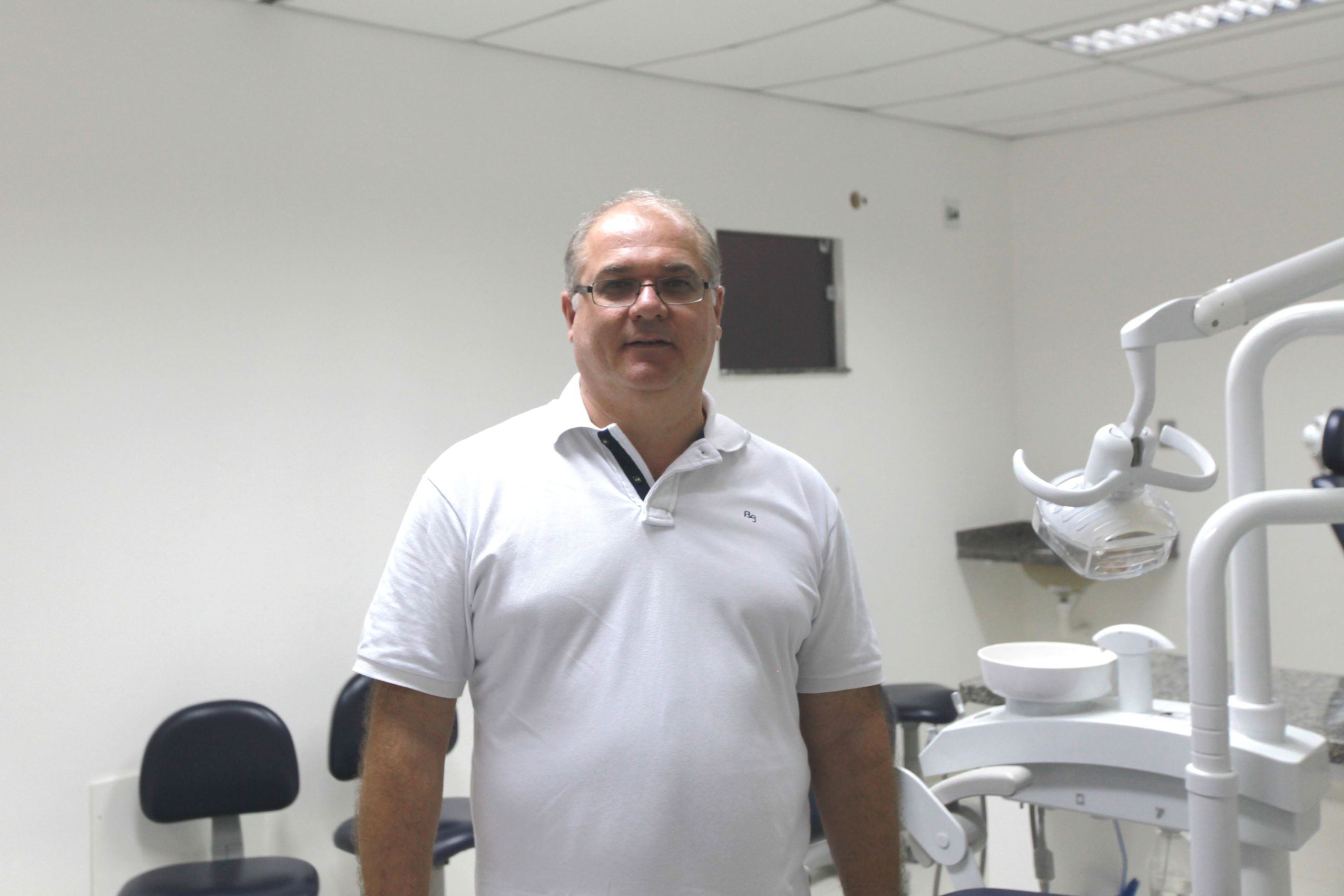 Professor Antonio Marqueti, chefe do Departamento de Odontologia