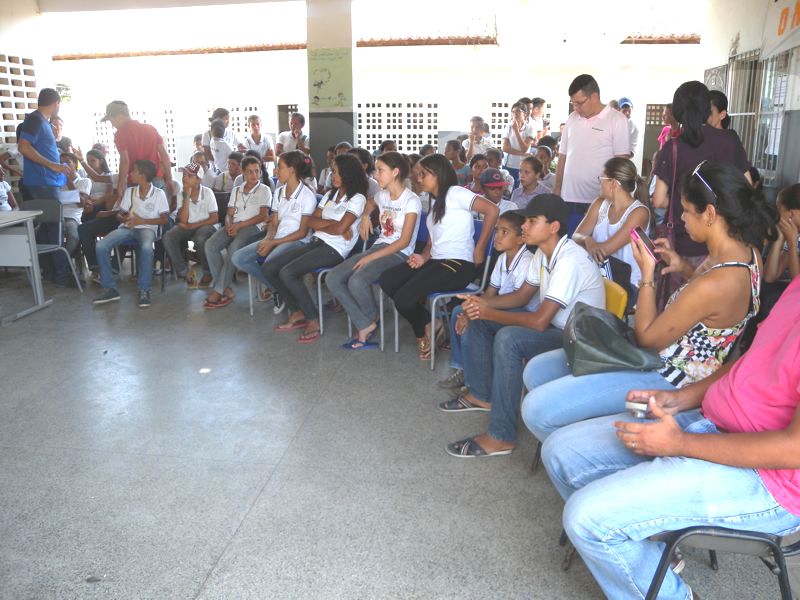 Estudantes da Eudálio de Lima: envolvimento contra o Aedes aegypti