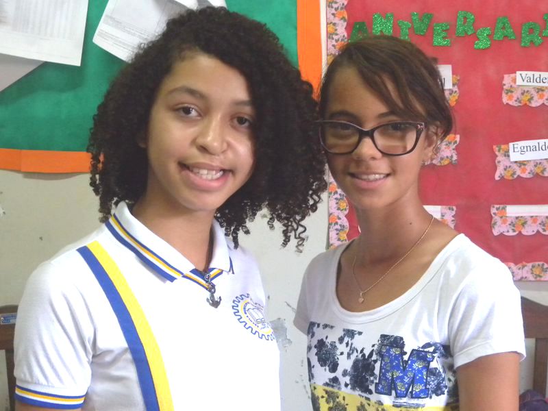 Katiana Araújo e Raquel Santos, estudantes da Escola Municipal