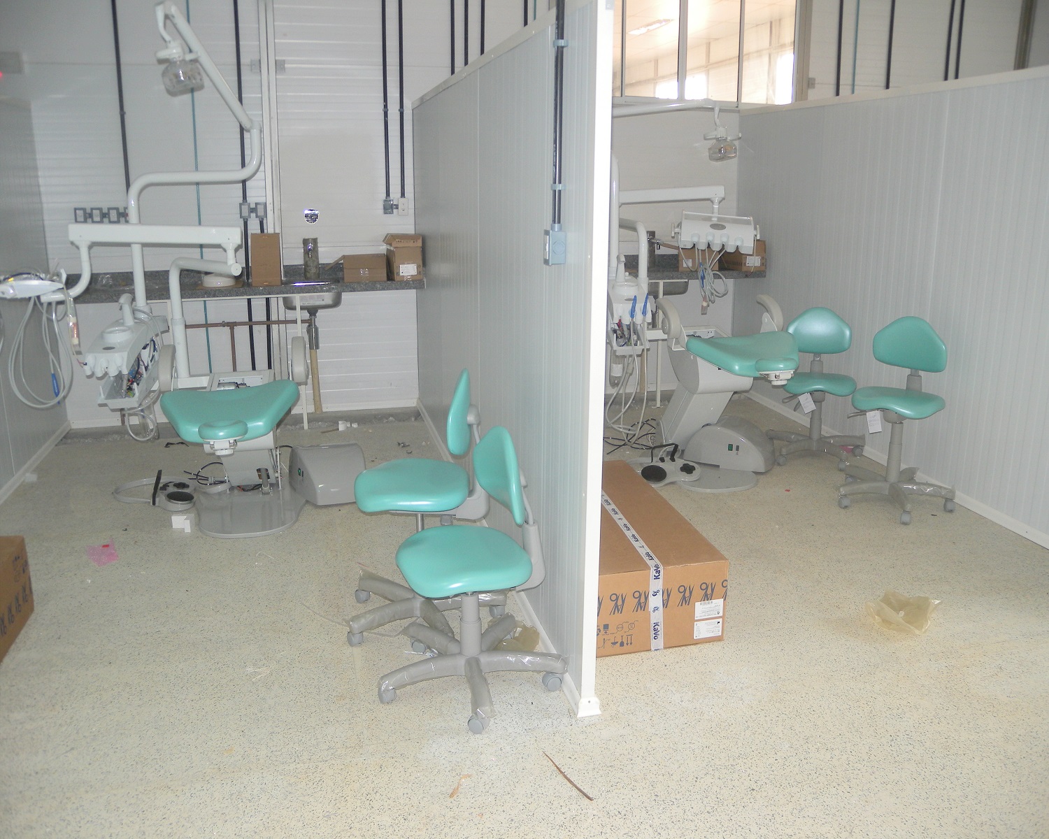 Equipamentos são instalados na Cínica Odontológica