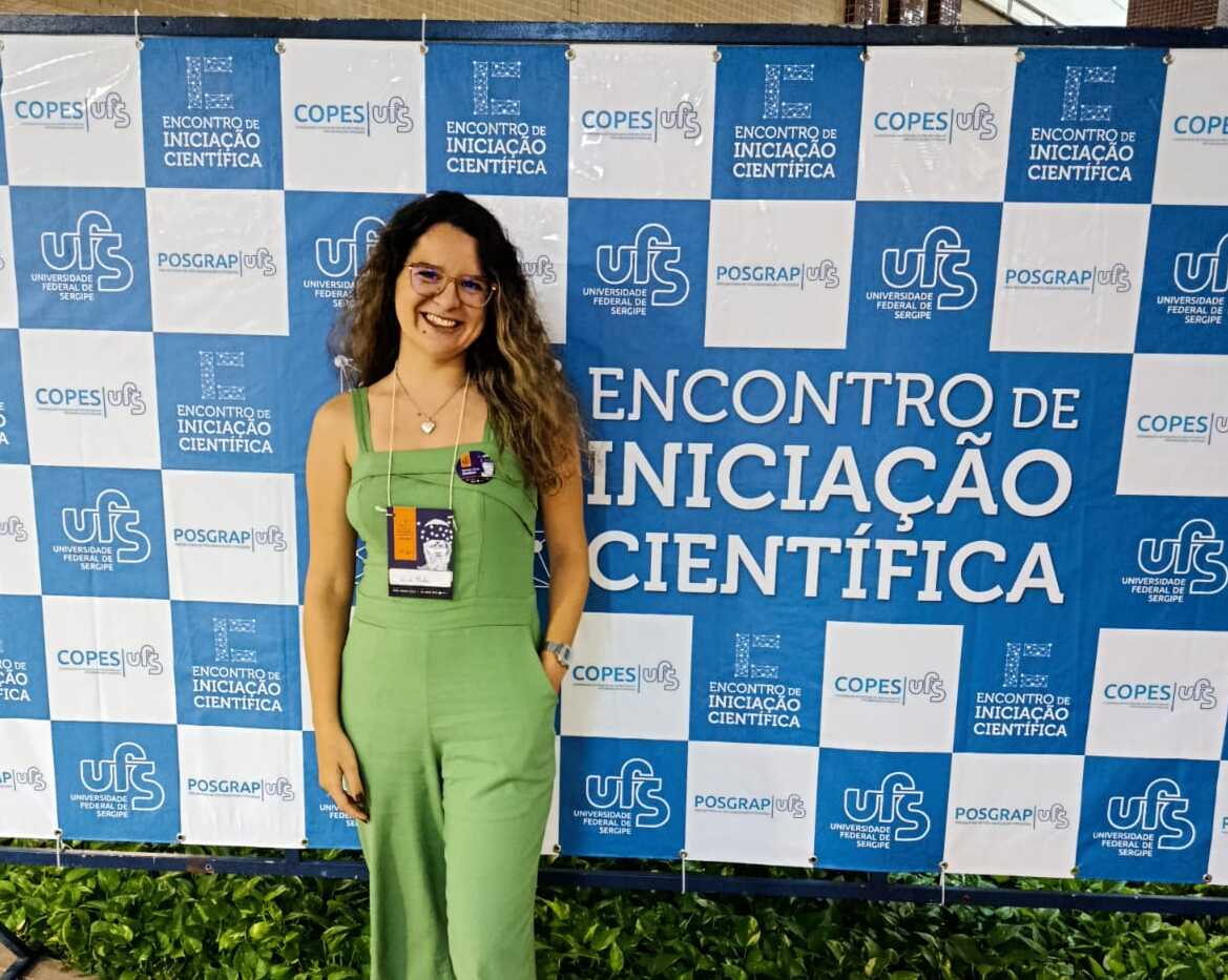 Cassandra Mendonça busca unir Ecologia e Farmácia em seus estudos. Foto: acervo pessoal
