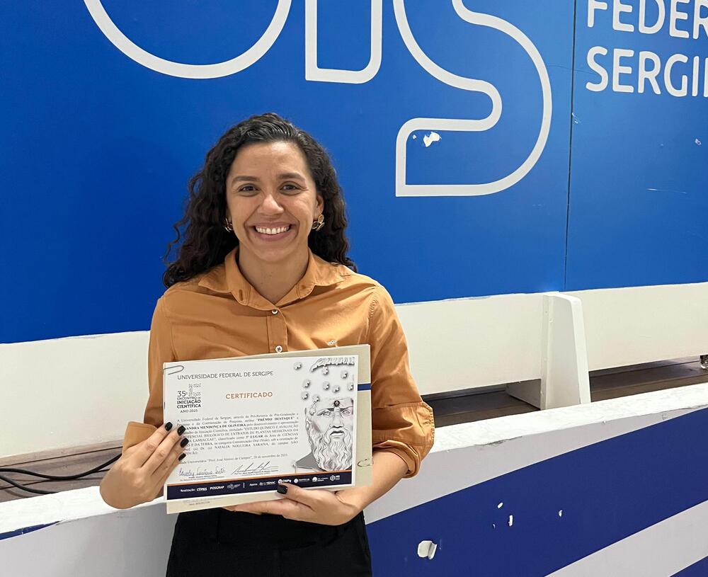 Docente Natália Saraiva foi orientadora do trabalho de Cassandra. Foto: acervo pessoal